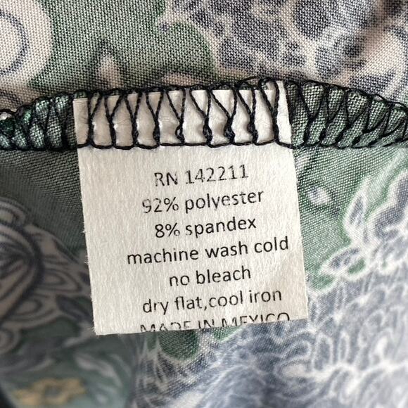 24SEVEN Comfort Apparel Women's Green Paisley-Print Scoop-Neck Long-Sleeve Dress - Picture 10 of 12